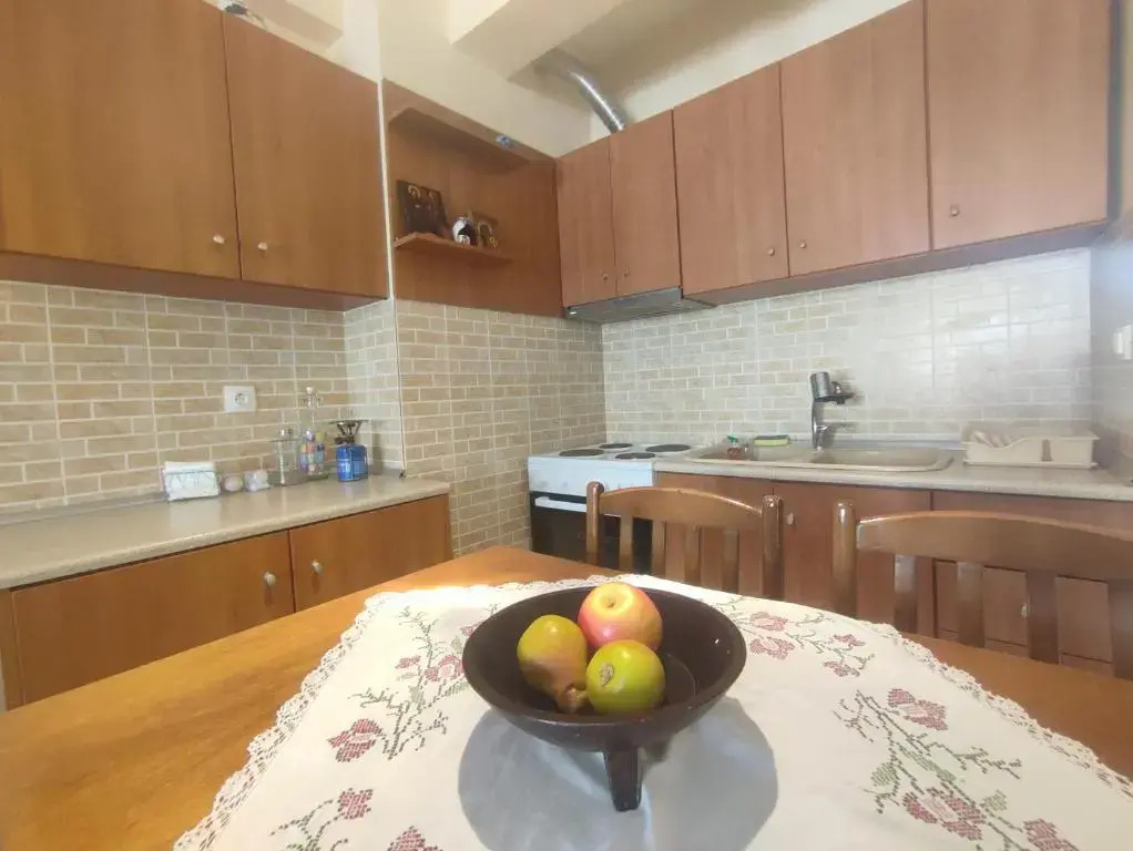 Dreamy 2 bedroom condo with free parking