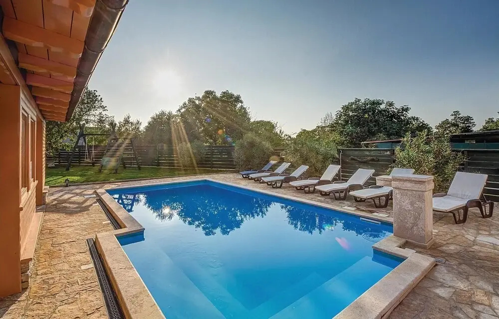 Stunning Home in Betiga With Wifi and 6 Bedrooms
