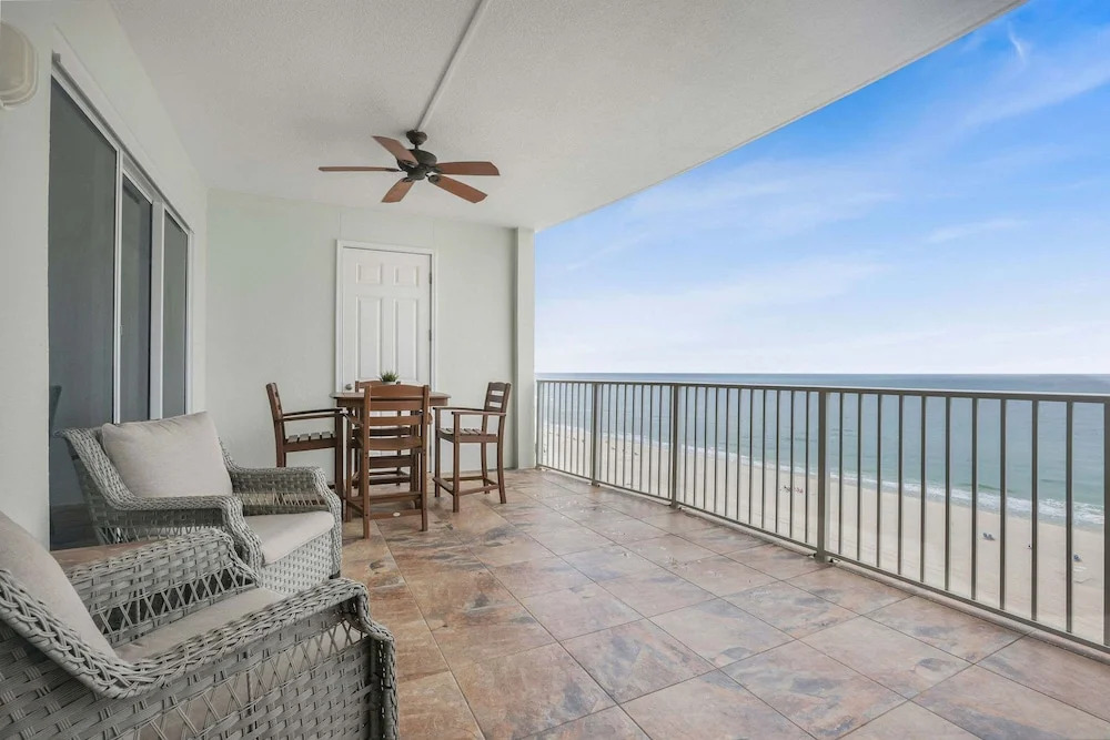 Regency Isle 806 2 BR 2 5 BA Gulf-front Sleeps 7