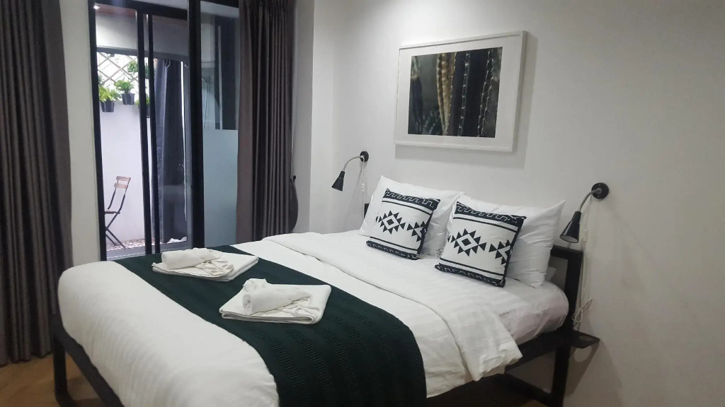 Haus Sathorn 21 Bed and Breakfast