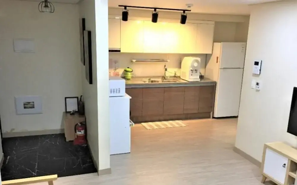 Busan J and J House Pension