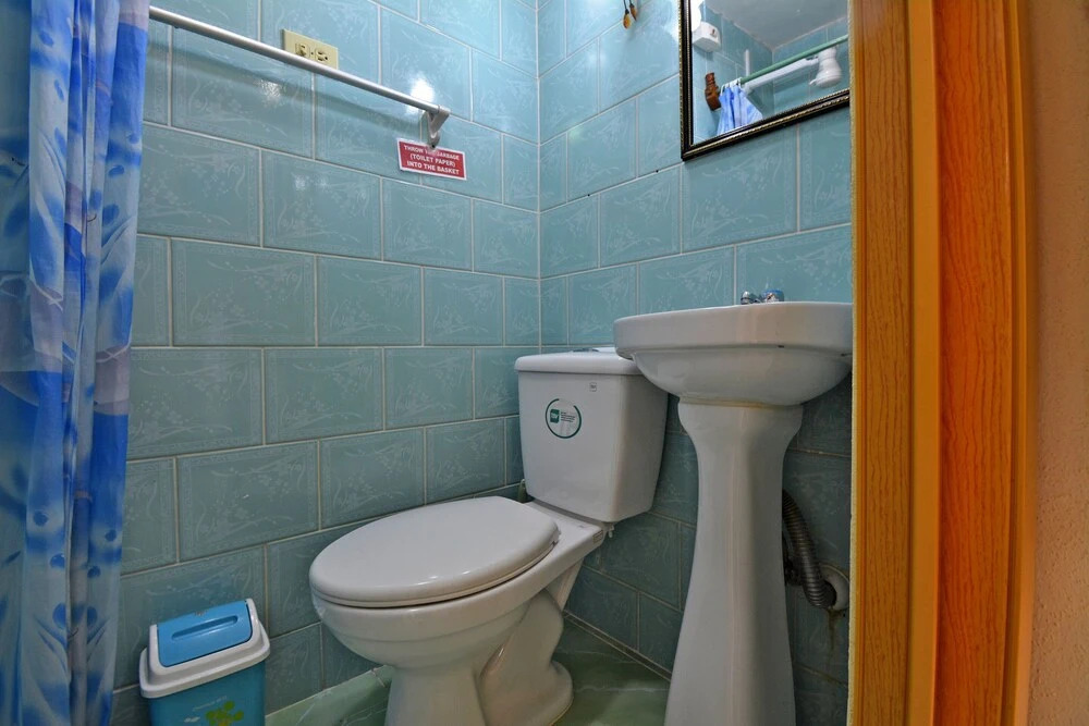 Cadena Hostal Roberto Carlos