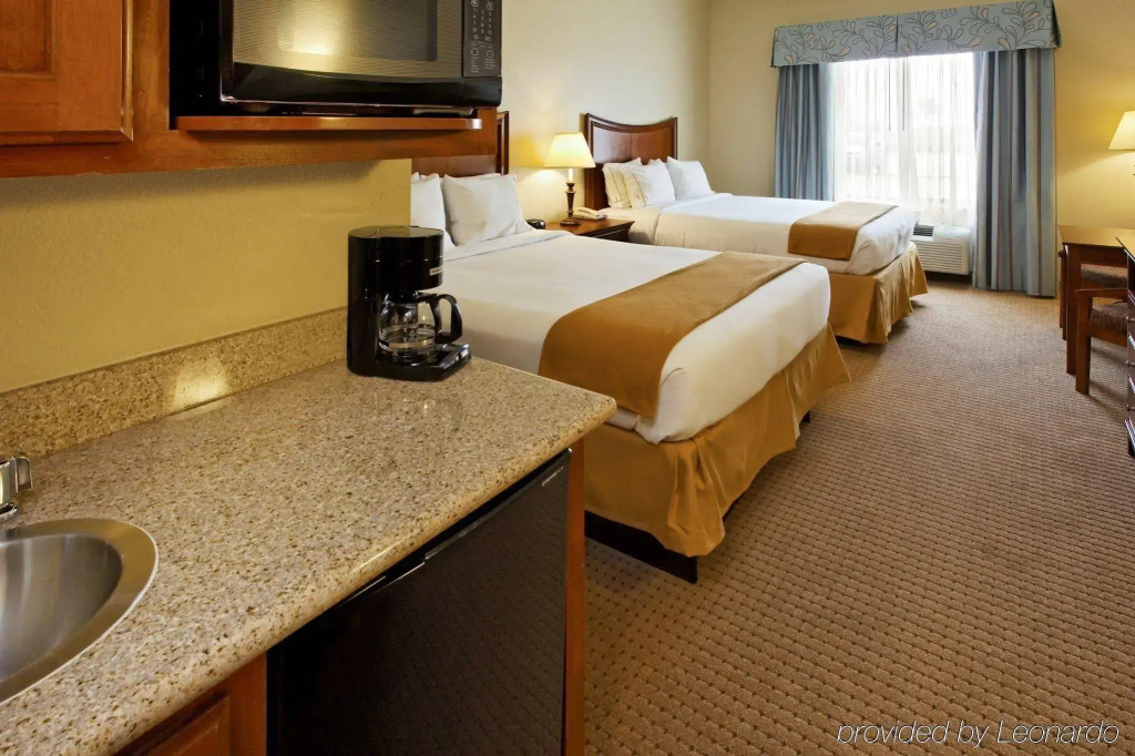 Holiday Inn Express Hotel & Suites Mansfield by IHG