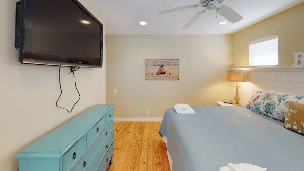 Dockside House SC #2 4 Bedrooms 2.5 Bathrooms Home