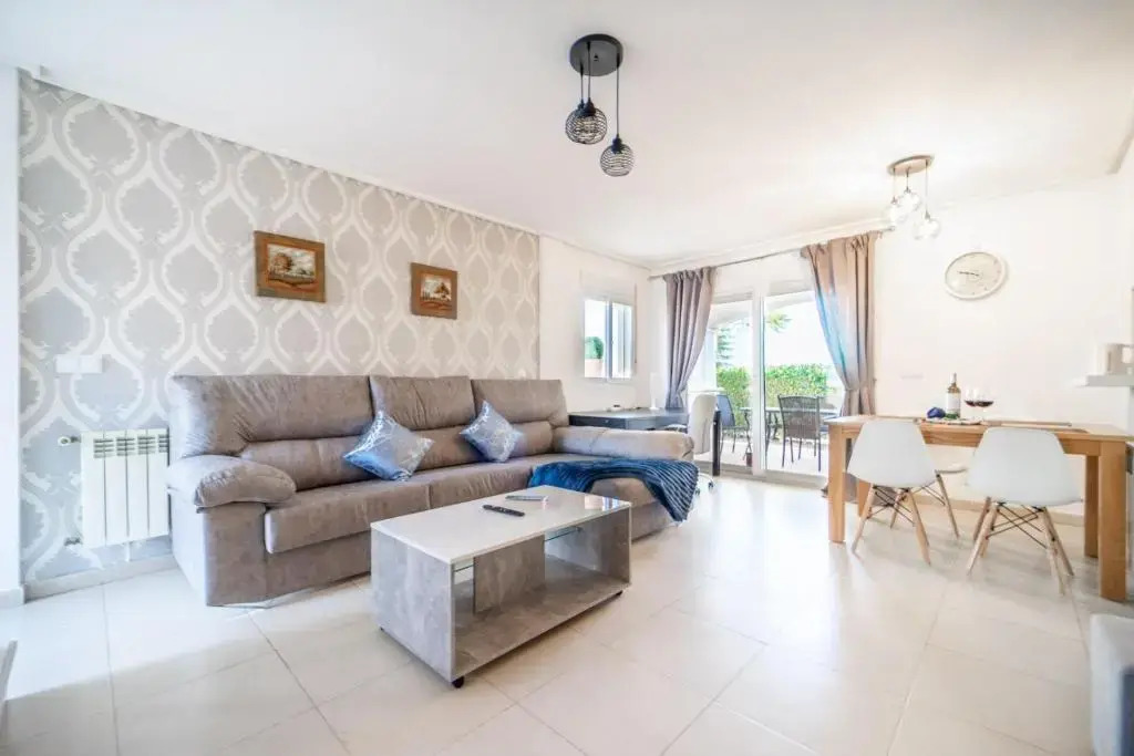 Quaint 2 Bedrooms 2 Bathrooms Town House - LA40LT