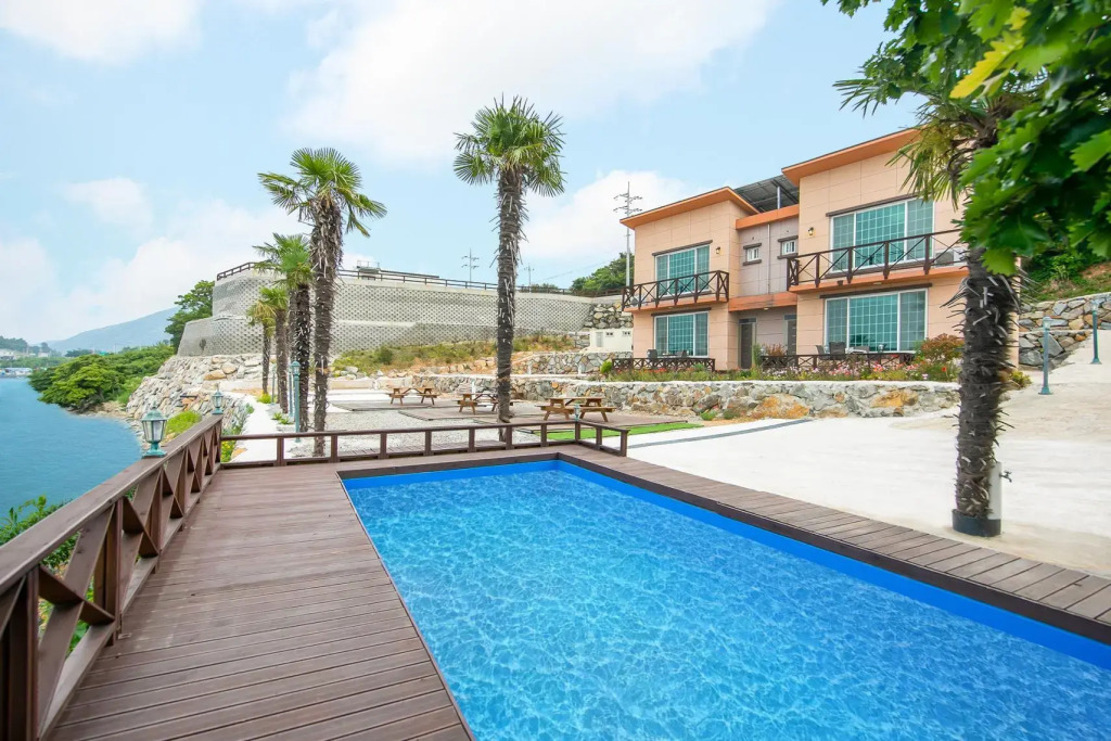 Yeosu Talk Talk World Pension