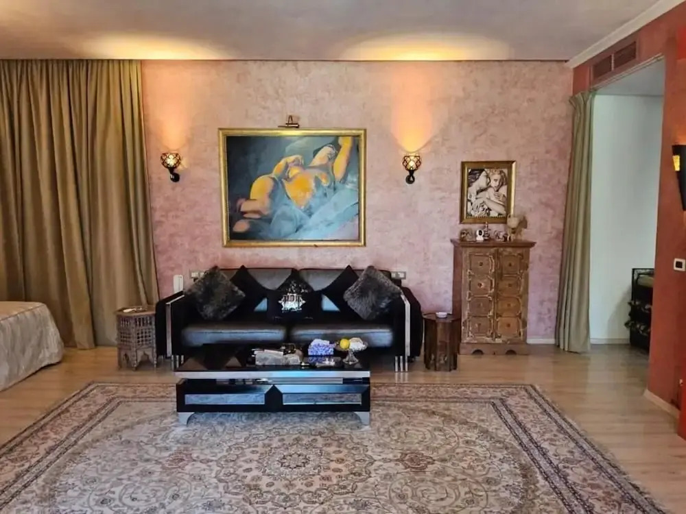 Private luxury Villa with hotel services included