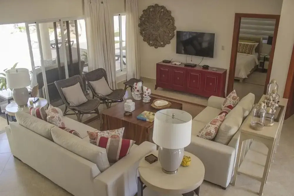 Private two Story Villa With Guest House