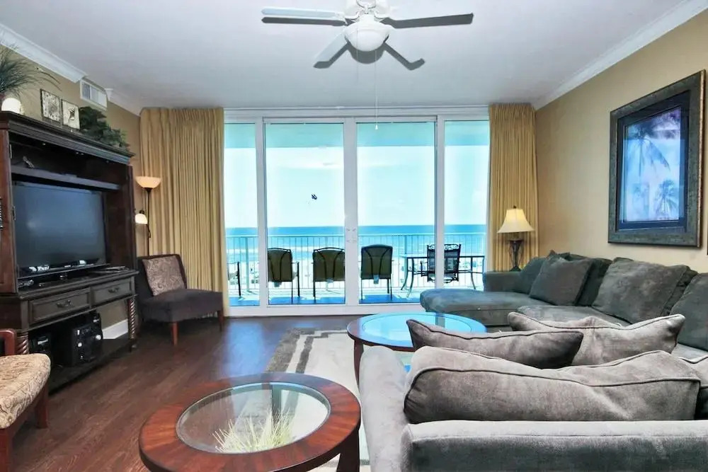 San Carlos 409 by Youngs Suncoast