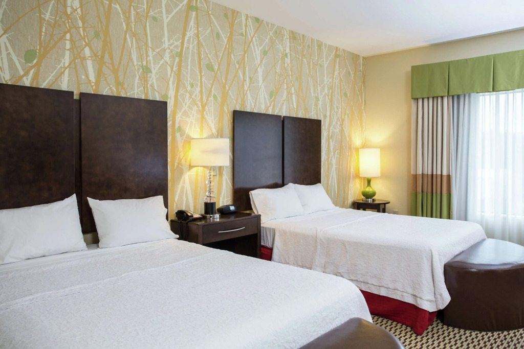 Hampton Inn & Suites Williamsport - Faxon Exit
