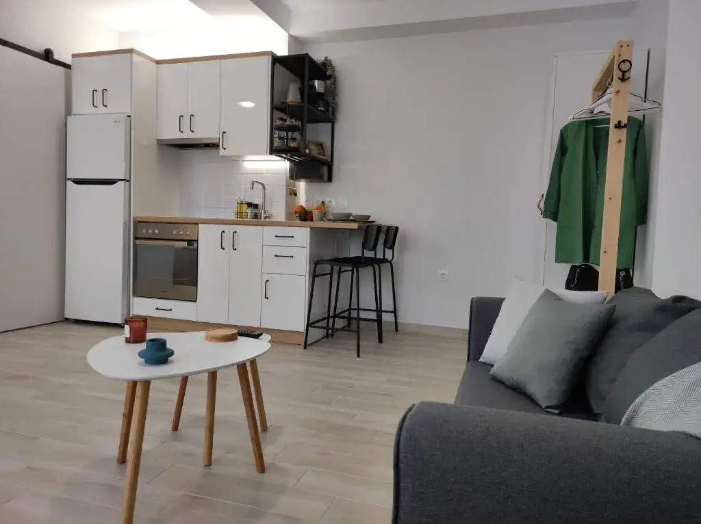 roomaki -tasteful studio in the center w/ parking