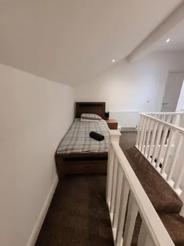 3 Laurel Court