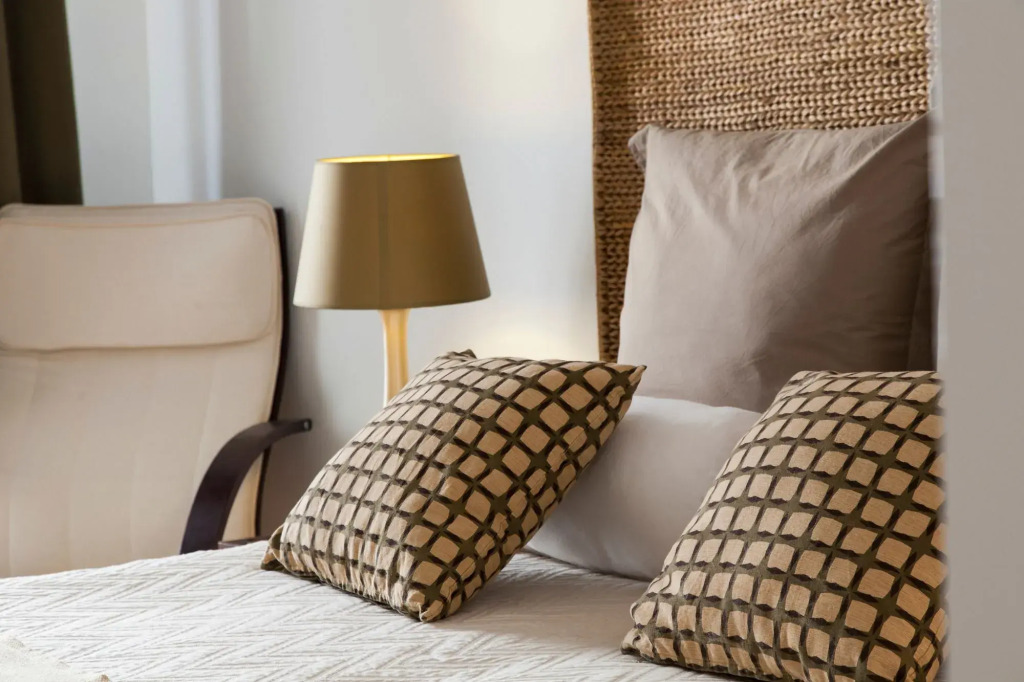 Downtown Brown by Homing