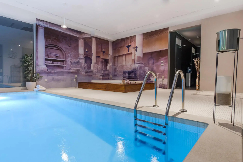 Hotel Salona Palace