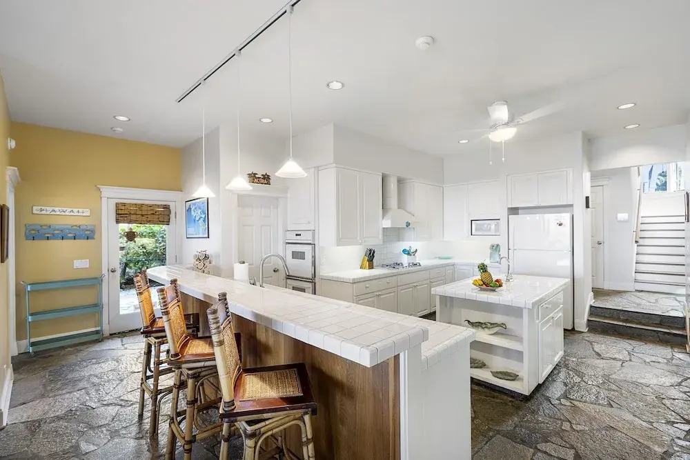 Kona Blue 5 Bedroom Home
