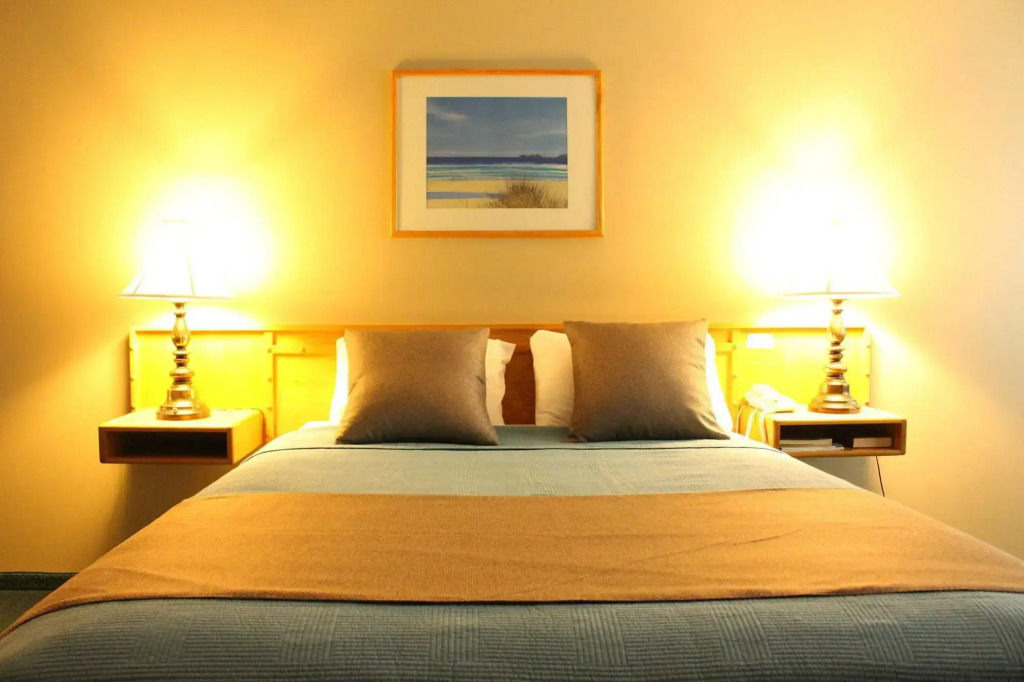 Sunshine Lodge Inn