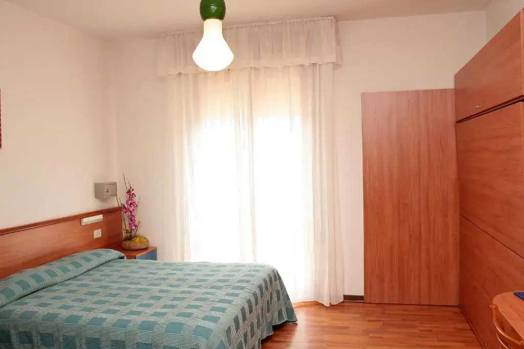 Hotel Midi