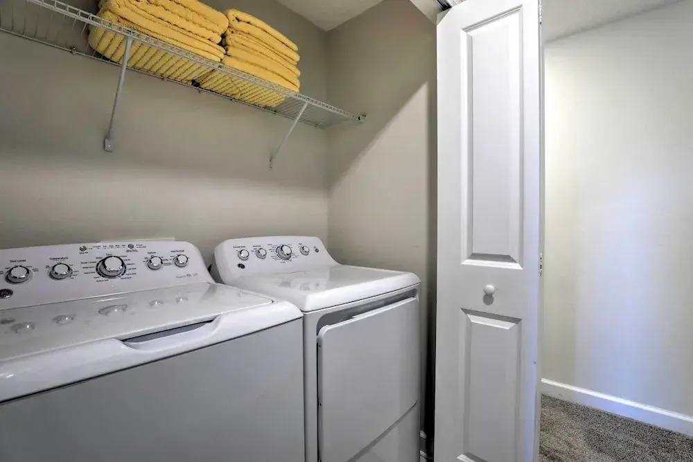 Kissimmee Getaway: Private Pool & Resort Amenities