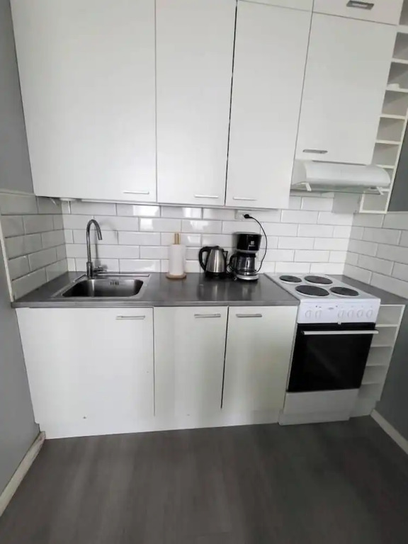 2ndhomes Central 1BR Top Floor Home