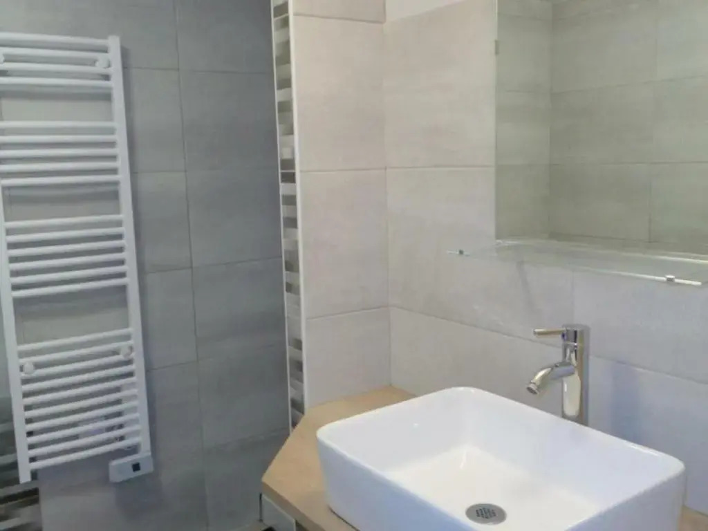 Gîte paisible 3 chambres avec cheminée et animaux admis - FR-1-496-221