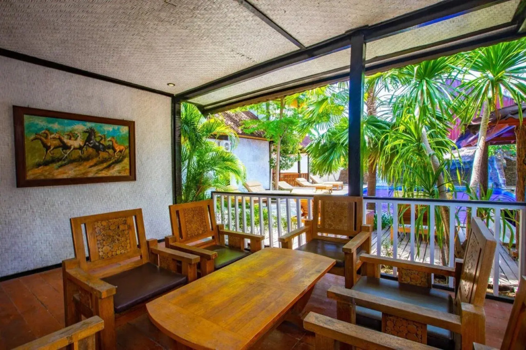 Gili Sands Hotel & Bar