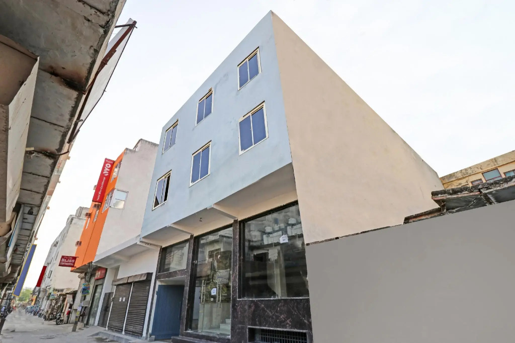Townhouse 688 Hotel Tark Inn