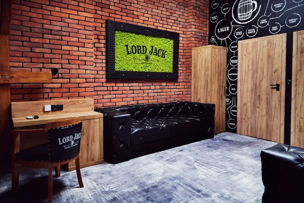 Lord Jack Apartments
