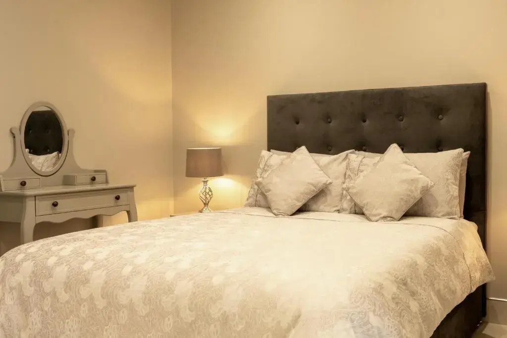 The View Apartment 2, Newry - Luxury Open Plan Apartment with City Views