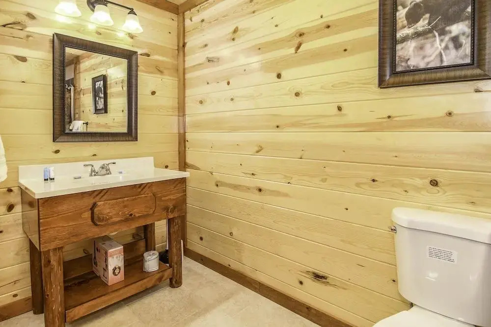 SmokyStays Indoor Heated Pool Cabin