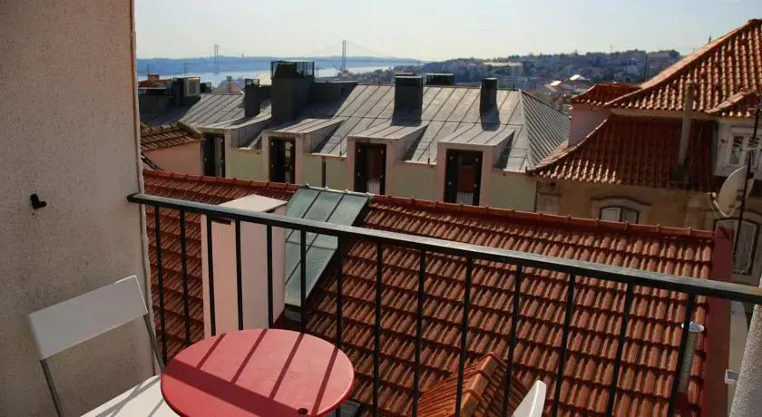Lisbon Inside Connect - Bairro Alto 41 Apartments