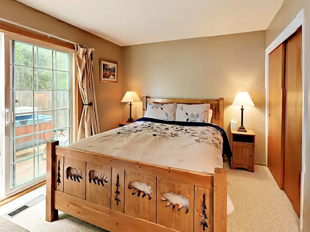 4br W/ Hot Tub Near Beach & Slopes 4 Bedroom Home