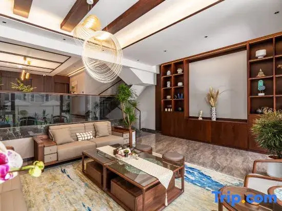 Kunming Dianchi Huayuxu Boutique Bieyuan