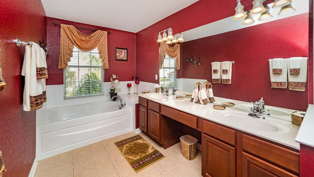 Huge 6BR Home in Windsor Hills Resort