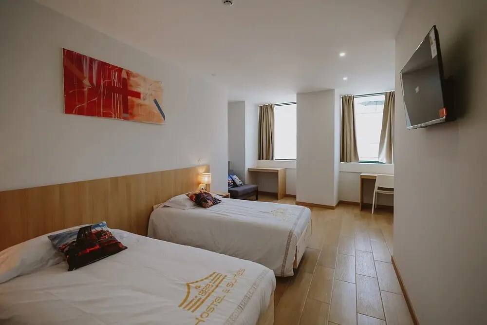 888 Hostel&Suites