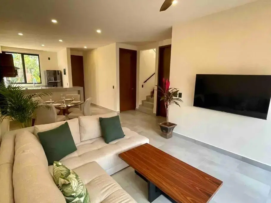 18 Luxury House with pool, 3 BDS,Aldea Savia