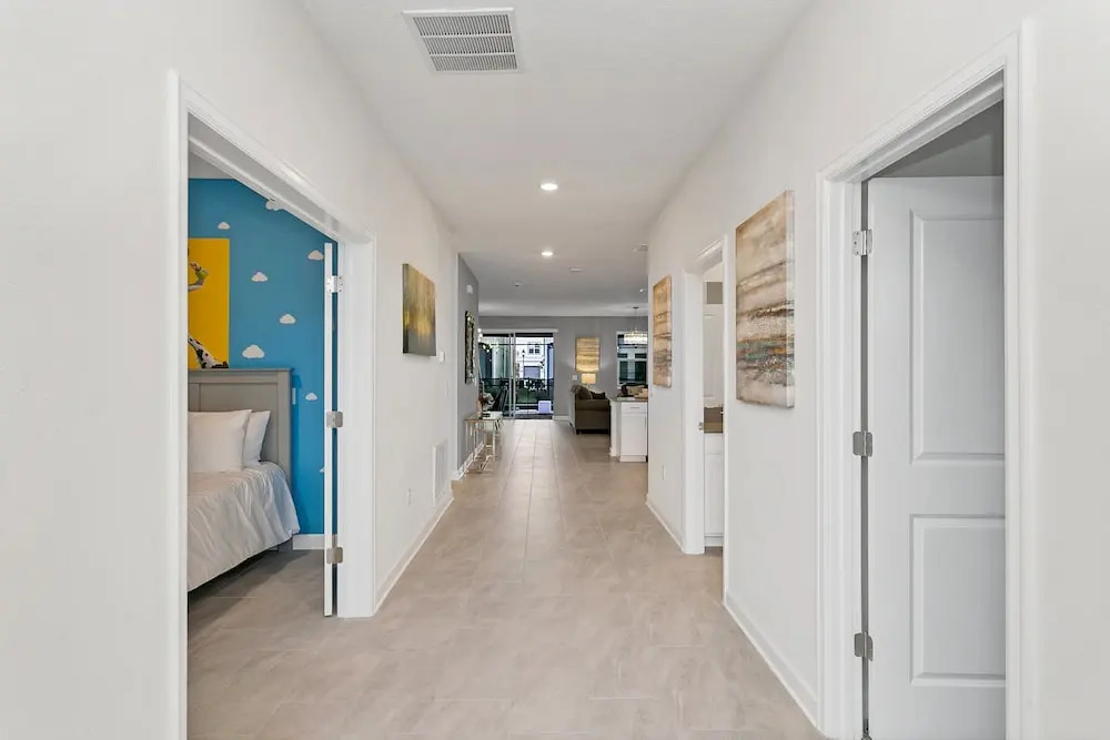 Amazing Family Home 8min to Disneyworld Pool Spa Sleeps 24 Stl101