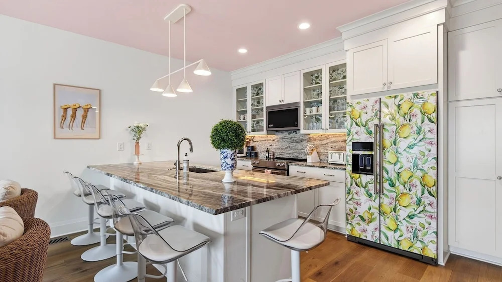 Girls Night Out by Avantstay Private Karaoke Lounge + Hot Tub + Rooftop + Downtown Views