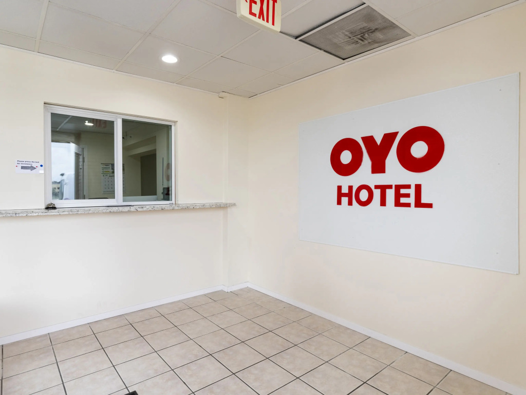 Oyo Hotel San Antonio Lackland AFB Seaworld Hwy 90 W