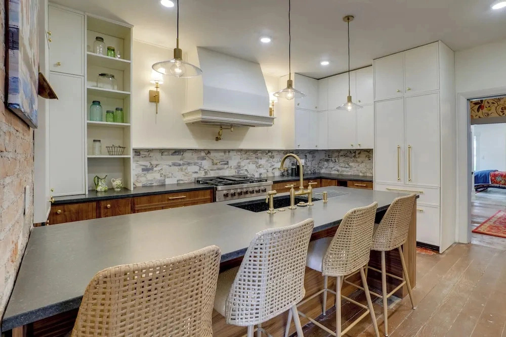 2nd Street Inn: Historic 1870s Gem Steps From Main