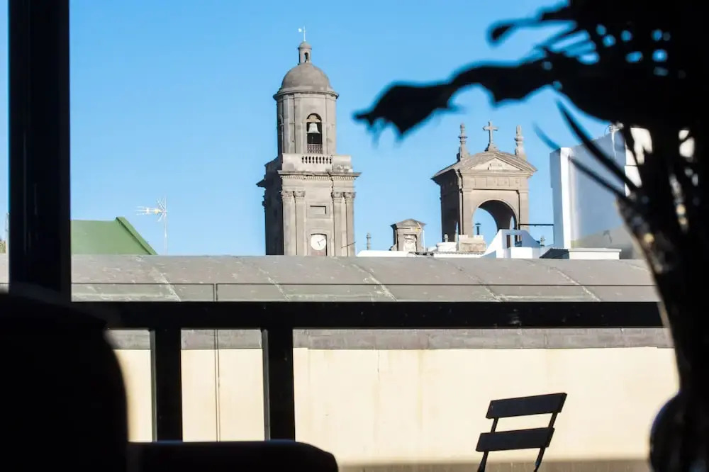 Castillo Apartments