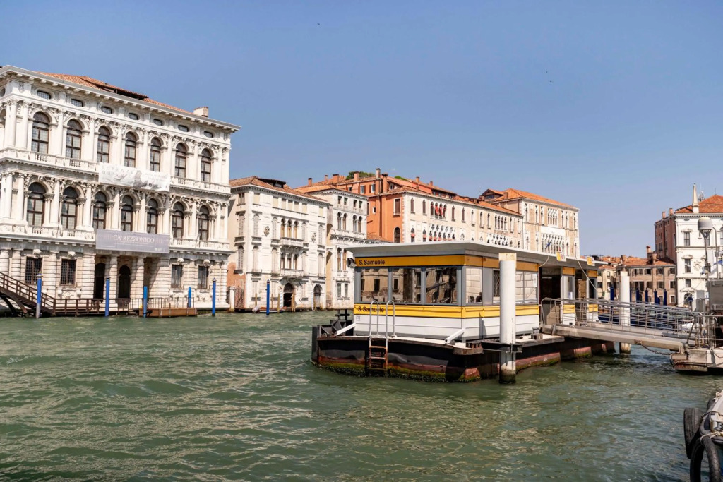 Contemporary Apartment in Venice FF