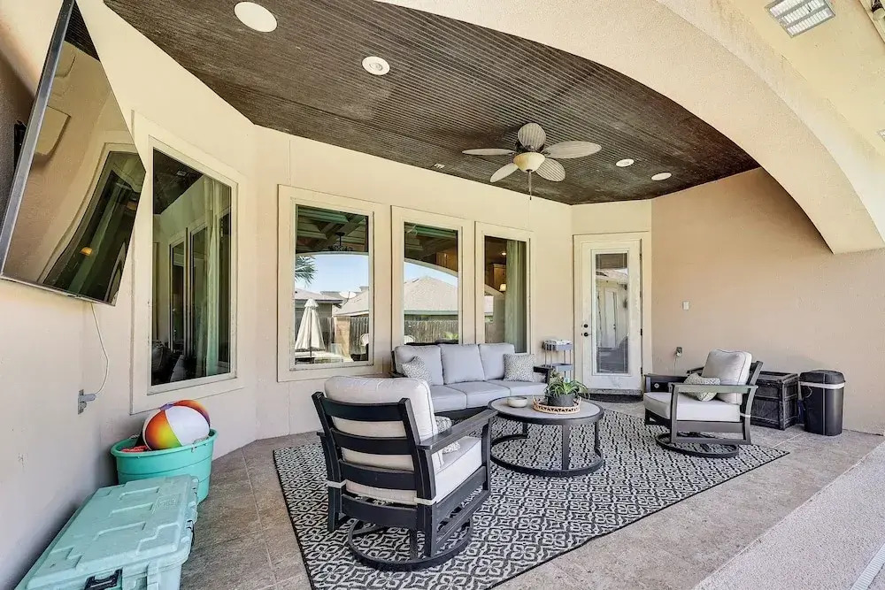 1 Mi to Vackar Stadium: Roomy Retreat w/ Pool
