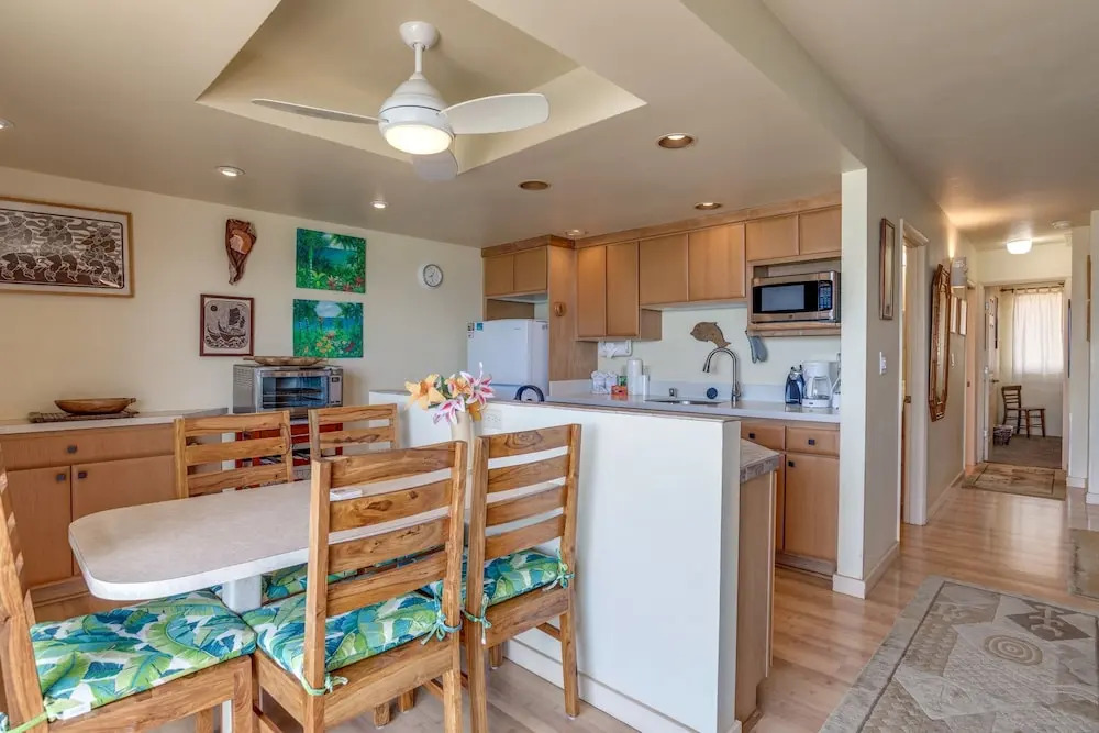 Maui Sands #5g 2 Bedroom Condo by RedAwning