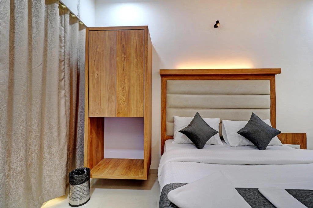 Sun Inn Residency Rabale