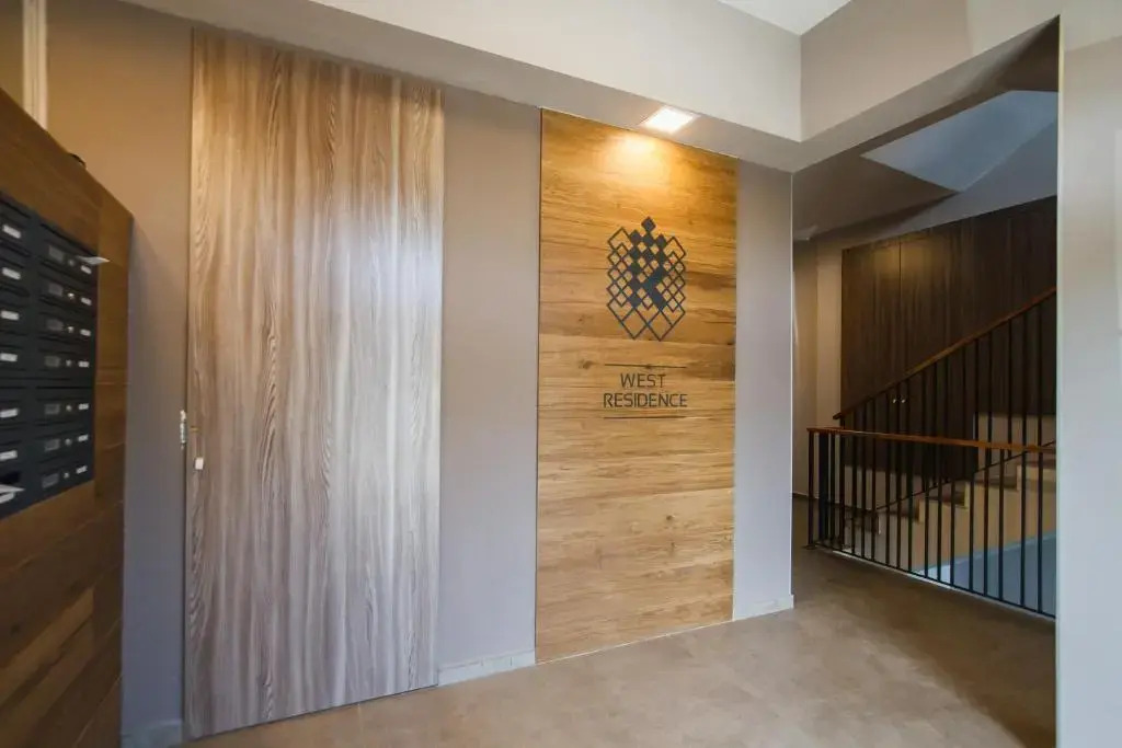 Romantic getaway at West Residence