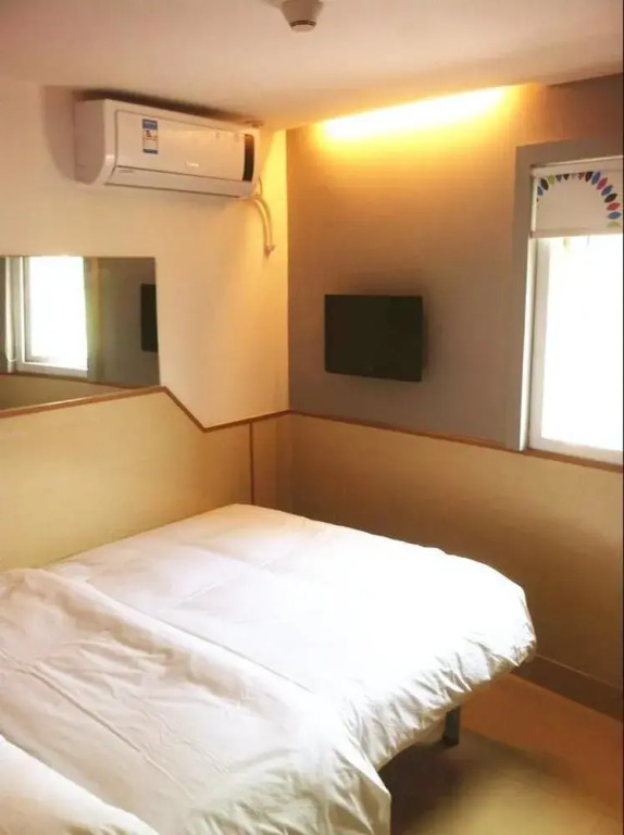 Yi Bai Chain Hotel