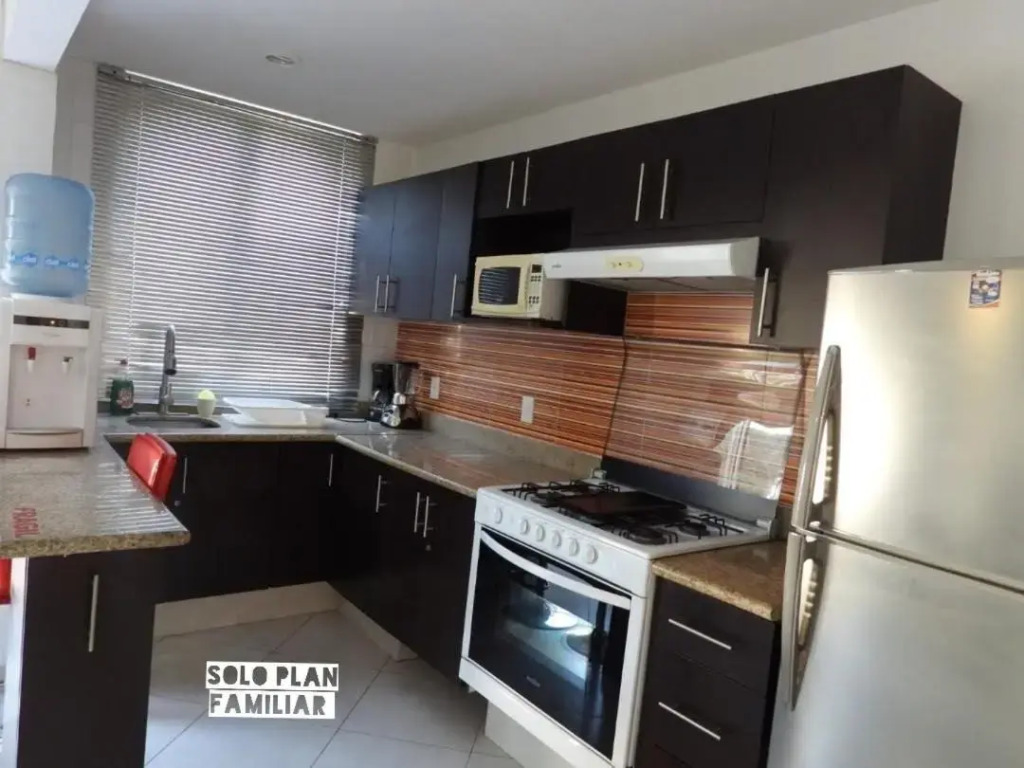 Bonita Casa en Condominio con Alberca y Acceso al Lago