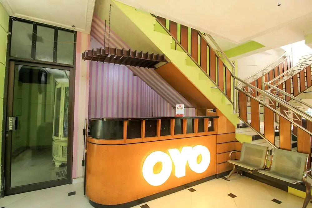 OYO 233 Hotel Global Inn
