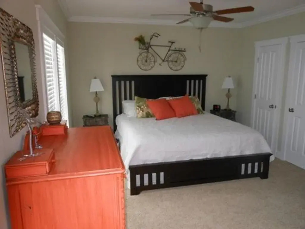 Lifes A Beach 4 Bedroom Home by RedAwning