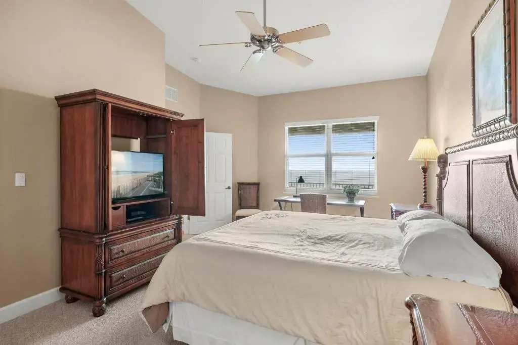561 Cinnamon Beach, 3 Bedroom, Sleeps 8, Ocean Front, 2 Pools, Elevator